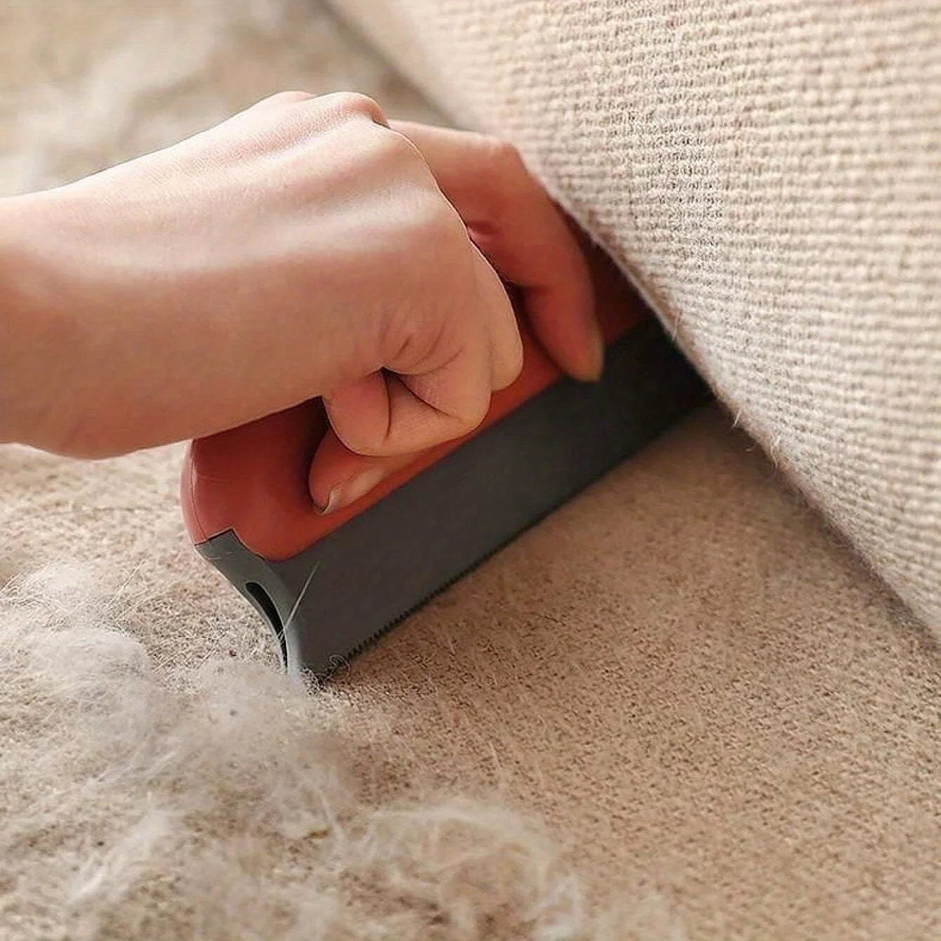 Effektiv borste för borttagning av djurhår för katter och hundar – rakar varsamt bort päls och rengör pälsen för ett snyggt och prydligt hem